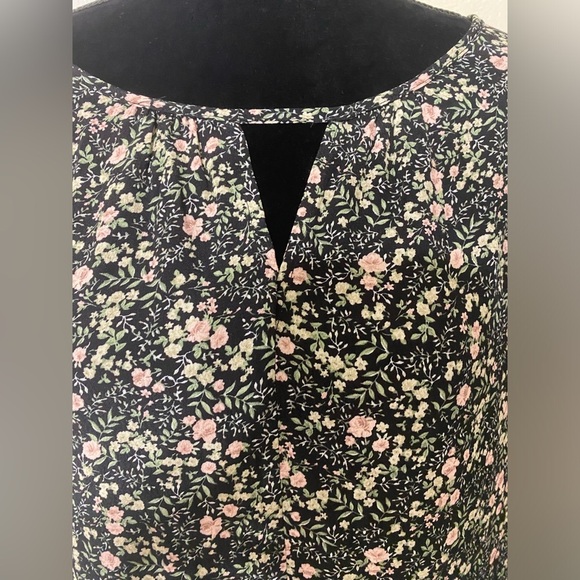 - NWT SO Goods for Life Black Floral top size 2X - Picture 4 of 8